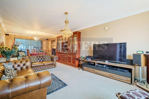 4 bedroom detached house for sale, The Avenue, Cranford, Hounslow