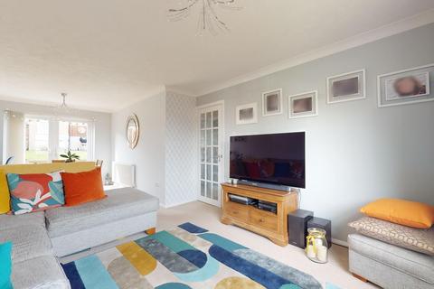 2 bedroom end of terrace house for sale - Lorton Close, Gravesend, DA12