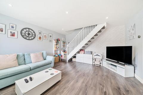 18 Hodges Close, Bagshot, GU19 5QS