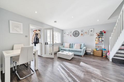 18 Hodges Close, Bagshot, GU19 5QS