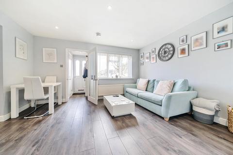 18 Hodges Close, Bagshot, GU19 5QS
