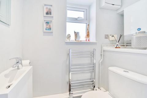 18 Hodges Close, Bagshot, GU19 5QS