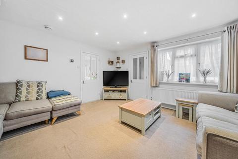 3 bedroom end of terrace house for sale - Arthur Close, Bagshot GU19