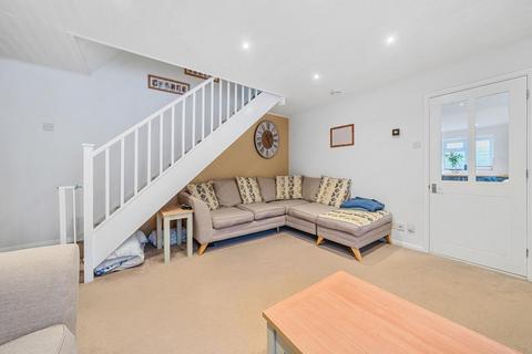 17 Arthur Close, Bagshot, GU19 5QT