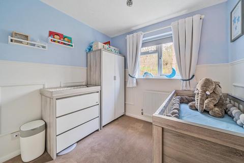 17 Arthur Close, Bagshot, GU19 5QT