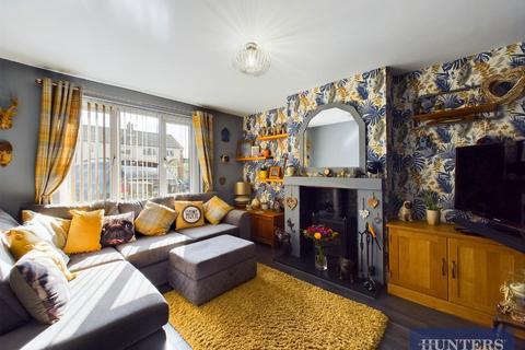 3 bedroom semi-detached house for sale - Beacon Road, Scarborough