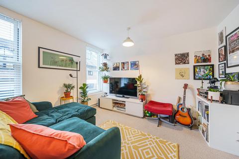 1 bedroom apartment for sale - High Street, Bagshot GU19