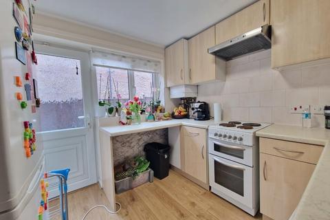 2 bedroom flat to rent, Westerdale Court, York, YO30