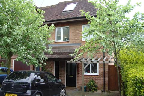 4 bedroom house to rent - Stoughton Road, Guildford