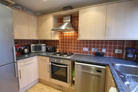 4 bedroom house to rent, Stoughton Road, Guildford