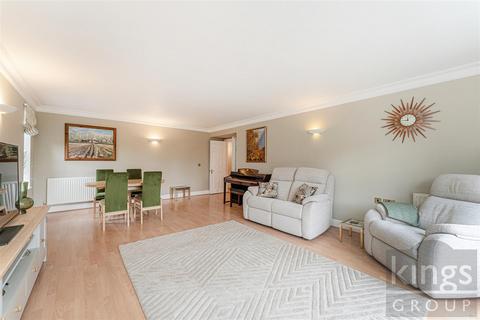 3 bedroom apartment for sale, The Ridgeway, Enfield