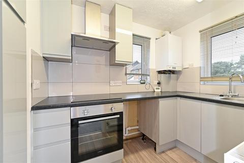 27 Lanyards, Littlehampton, BN17 6SG