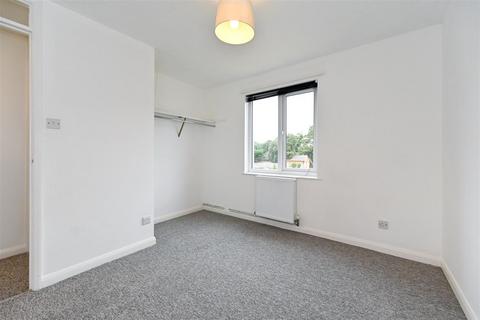 27 Lanyards, Littlehampton, BN17 6SG