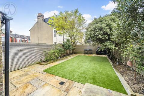 24 Birdhurst Road, London, SW19 2HZ