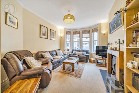 24 Birdhurst Road, London, SW19 2HZ