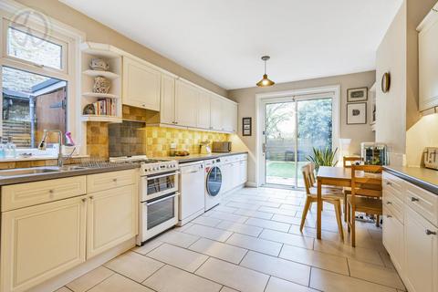 24 Birdhurst Road, London, SW19 2HZ