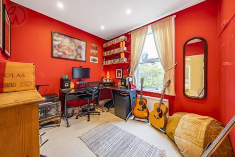 24 Birdhurst Road, London, SW19 2HZ