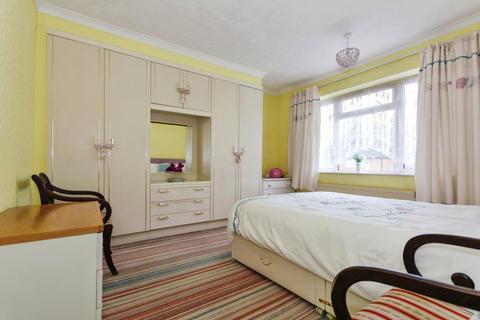 82 Colesbourne Road, Solihull, B92 8LF