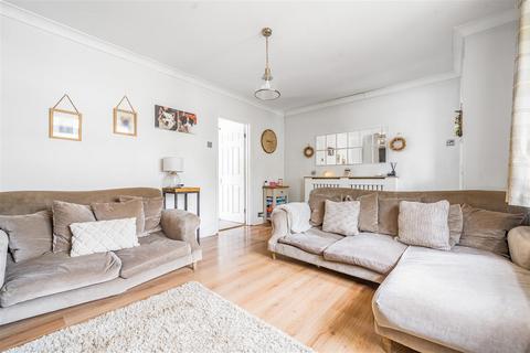 3 bedroom semi-detached house for sale - Dickens Road, Maidstone