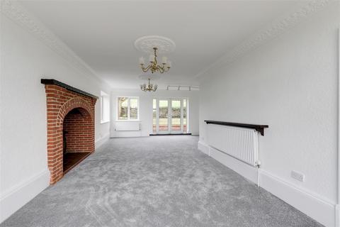 4 bedroom detached house for sale - Main Road, Bulcote NG14