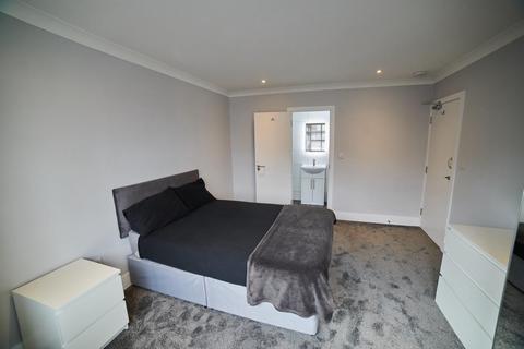 1 bedroom in a house share to rent, Milford Gardens, Edgware