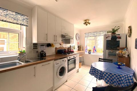 2 bedroom flat for sale, Eridge Close, Bexhill-on-Sea, TN39