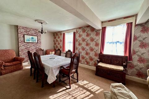 4 bedroom detached house for sale, Fromes Hill, Ledbury, HR8