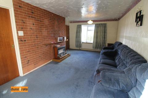 3 bedroom semi-detached house for sale - Crestway Road, Stoke-On-Trent ST2