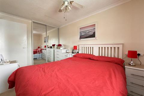 51 Belsay, Toothill, Swindon, SN5 8HD