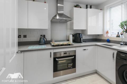 10 Dovestone Close, West Thurrock, Grays, RM20 3DG