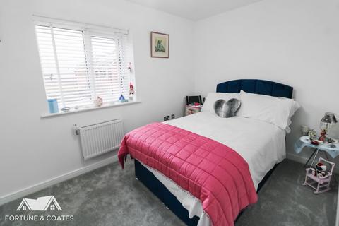 10 Dovestone Close, West Thurrock, Grays, RM20 3DG