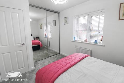 10 Dovestone Close, West Thurrock, Grays, RM20 3DG