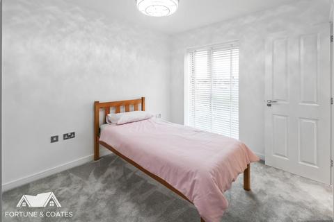 10 Dovestone Close, West Thurrock, Grays, RM20 3DG