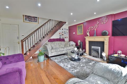 4 bedroom semi-detached house for sale - Pearl Gardens, Slough