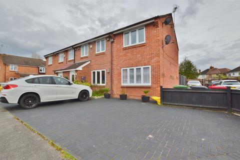 4 bedroom semi-detached house for sale, Pearl Gardens, Slough