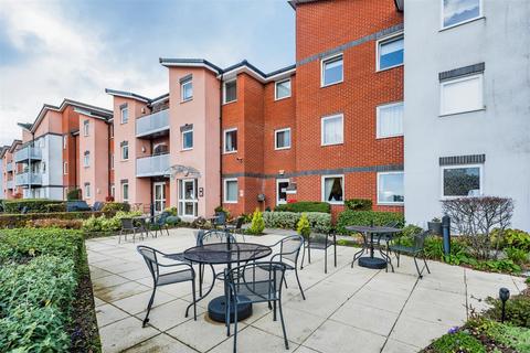 1 bedroom apartment for sale, Benedict Court, Western Avenue, Newbury, Berkshire, RG14 1AR