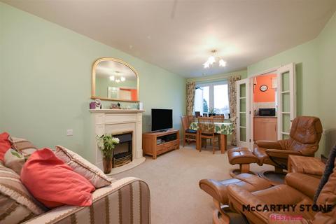 1 bedroom apartment for sale, Benedict Court, Western Avenue, Newbury, Berkshire, RG14 1AR