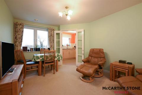 1 bedroom apartment for sale, Benedict Court, Western Avenue, Newbury, Berkshire, RG14 1AR