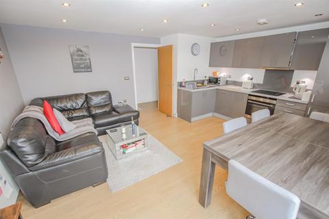 1 bedroom penthouse to rent - Townhall Square, Crayford, Kent