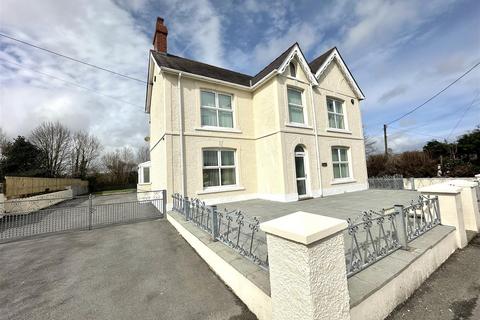 4 bedroom detached house for sale, Llanybydder, Carmarthenshire