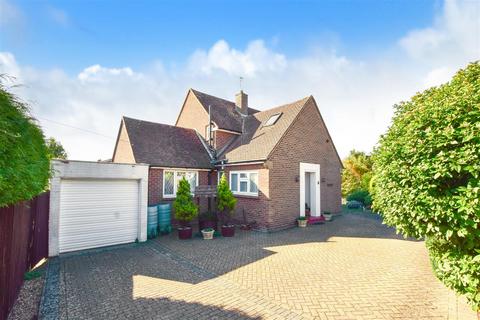 3 bedroom detached house for sale - Amberley Road, Eastbourne