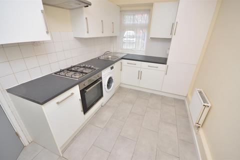2 bedroom apartment to rent - Thornhill Road, Luton