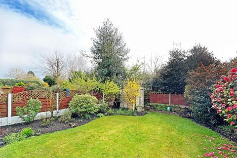 2 bedroom semi-detached house for sale - Crofton Avenue, Timperley