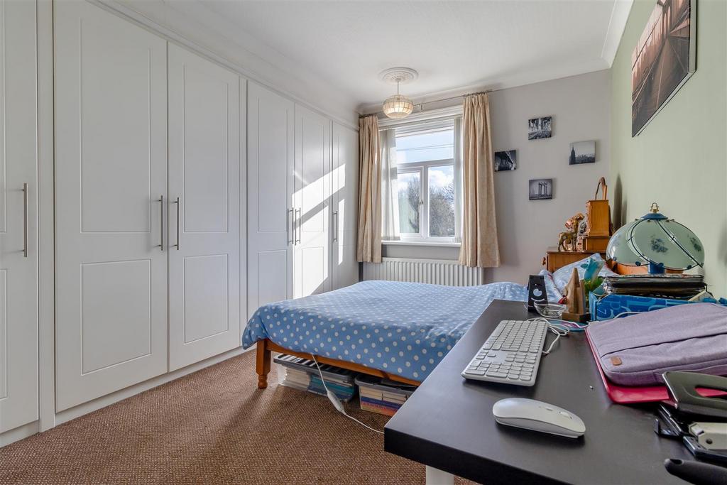 8588934-interior11.jpg
