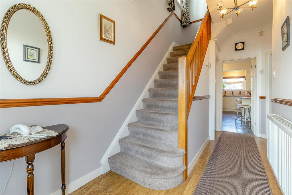 8588934-interior12.jpg