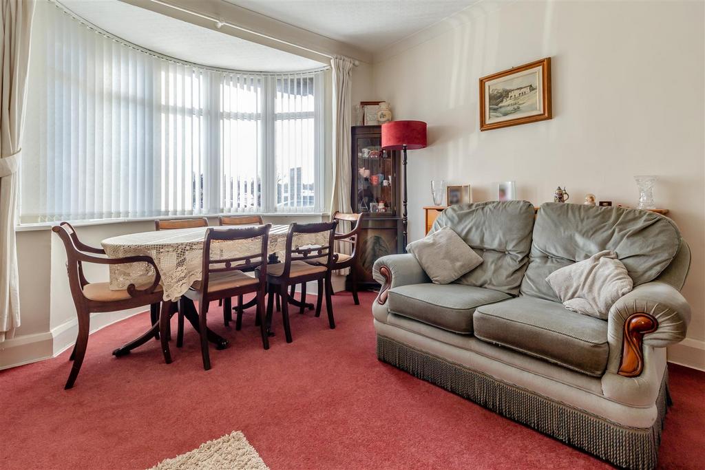 8588934-interior21.jpg