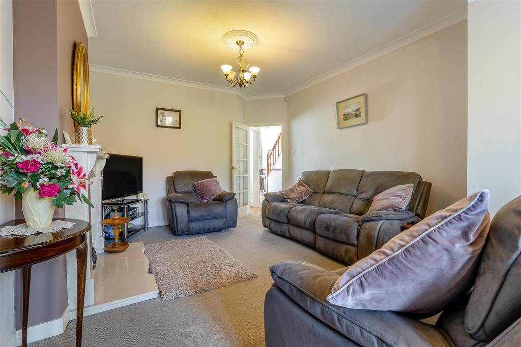 8588934-interior17.jpg