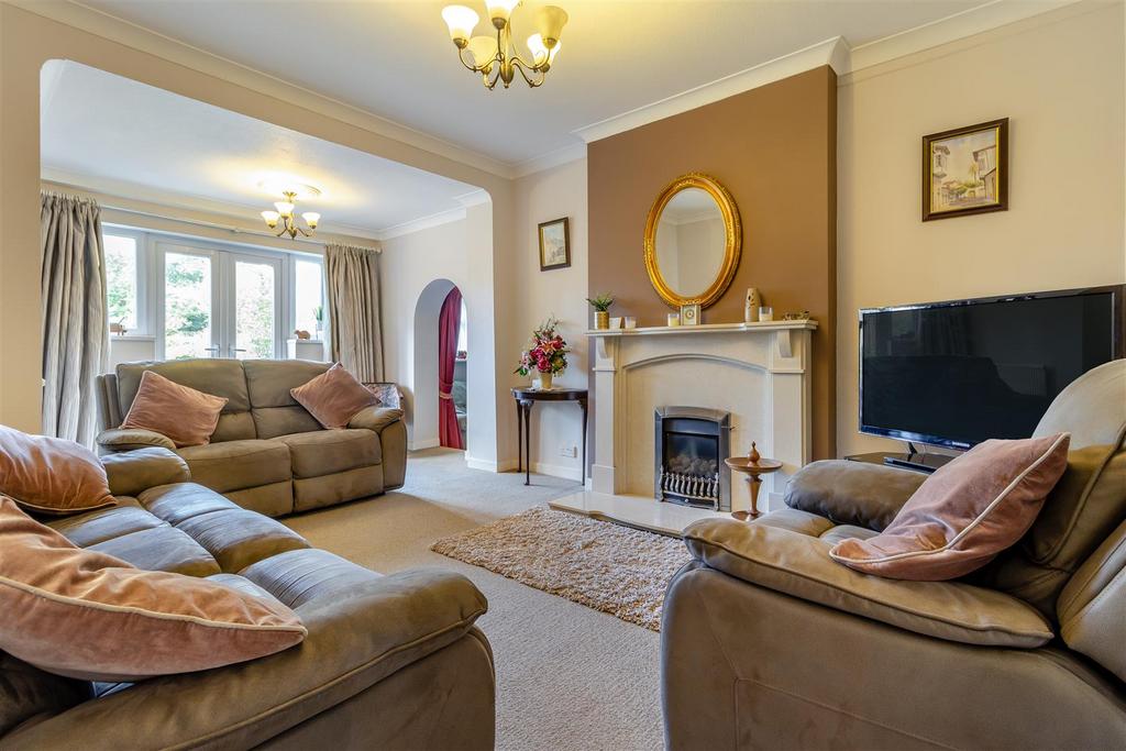 8588934-interior16.jpg