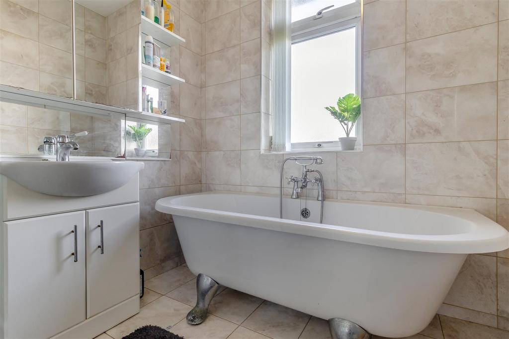 8588934-interior06.jpg