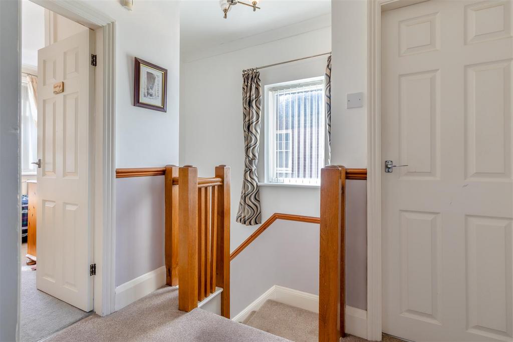 8588934-interior01.jpg
